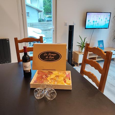 Petit Coin De Bonheur Studio Neuf Avec Terrasse Et Parking Prive A 5Mins Du Centre-Ville 라 뮤르 외부 사진